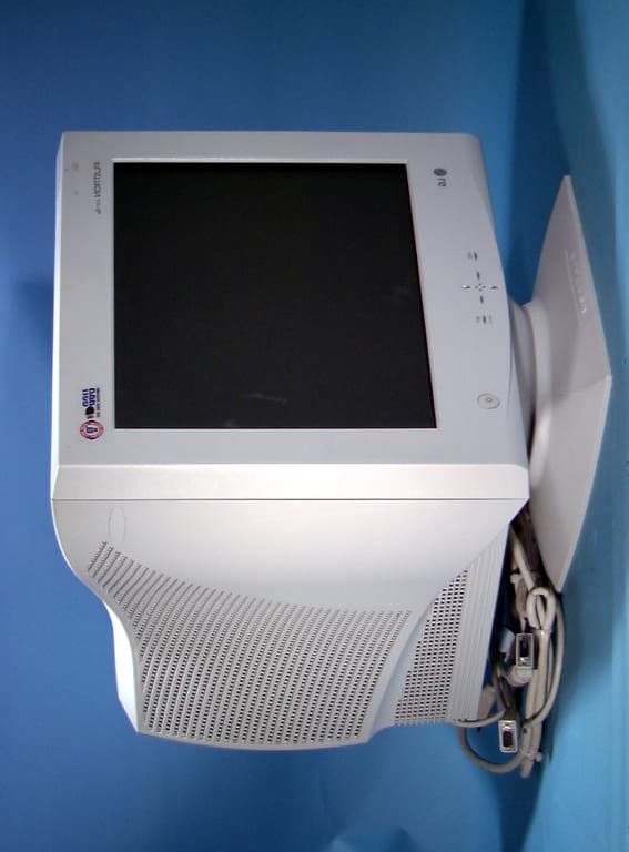 19-inch Color Monitor with USB Hub - FCC ID BEJFB915B - LG Electronics USA, Inc. (2)