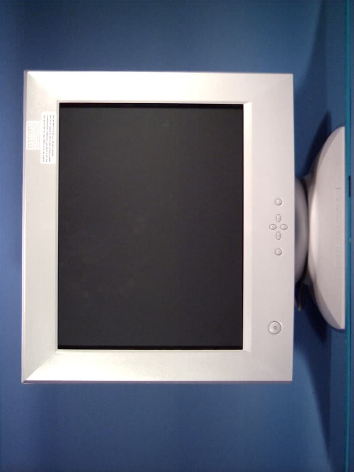 19-inch Color Monitor - FCC ID BEJFB995C - LG Electronics USA, Inc. (4)