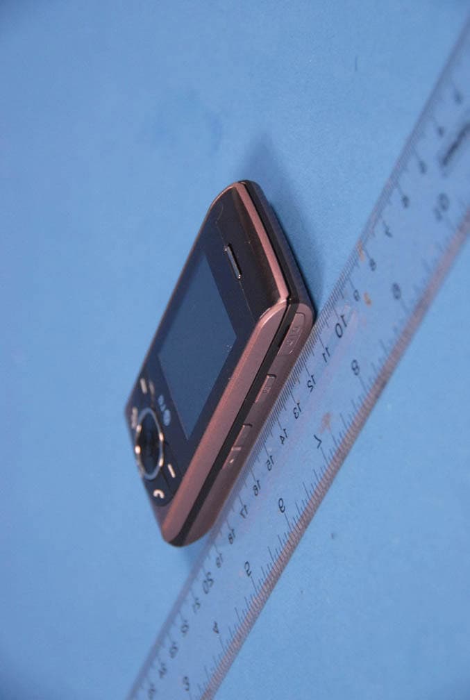 Cellular/PCS GSM/EDGE and Cellular/AWS WCDMA Phone with Bluetooth - FCC ID BEJGU297 - LG Electronics USA, Inc. (5)