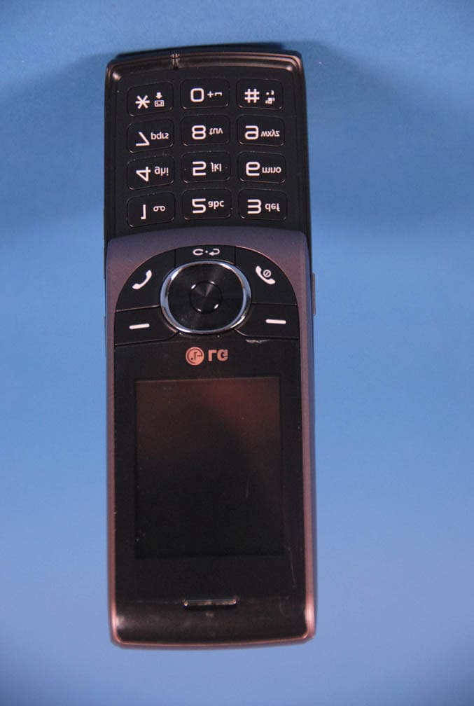 Cellular/PCS GSM/EDGE and Cellular/AWS WCDMA Phone with Bluetooth - FCC ID BEJGU297 - LG Electronics USA, Inc. (2)
