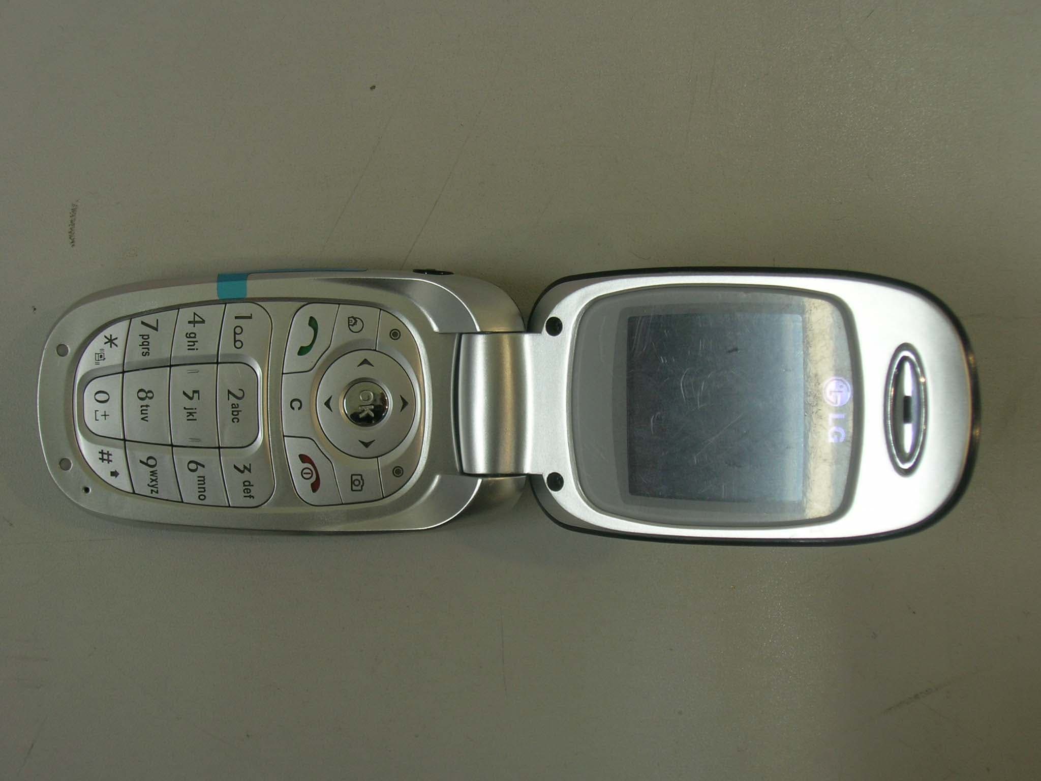 GSM900/1800/1900 Cell Phone - FCC ID BEJKG220 - LG Electronics USA, Inc. (3)