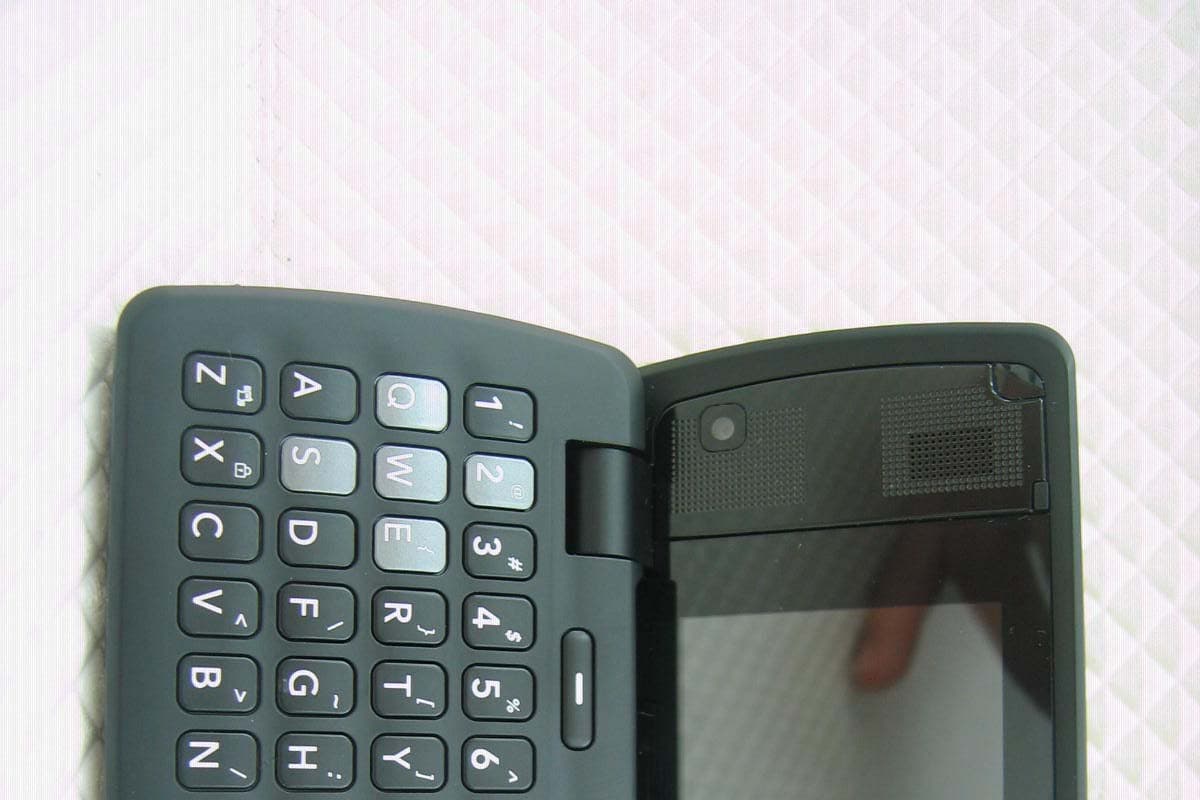PCS GSM/ EDGE Phone with Bluetooth - FCC ID BEJKT610 - LG Electronics USA, Inc. (3)