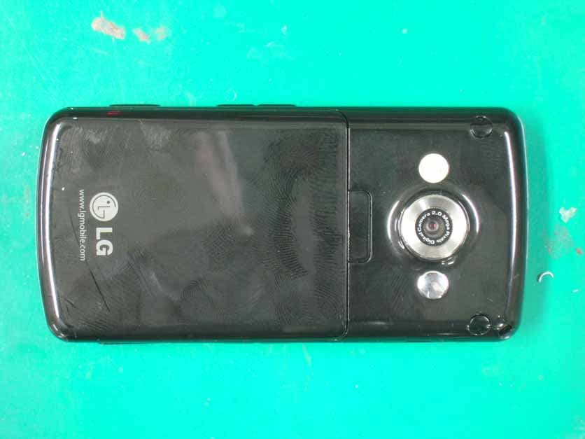 GSM 900/1800/1900MHz Cellphone w/BT - FCC ID BEJKU800 - LG Electronics USA, Inc. (2)