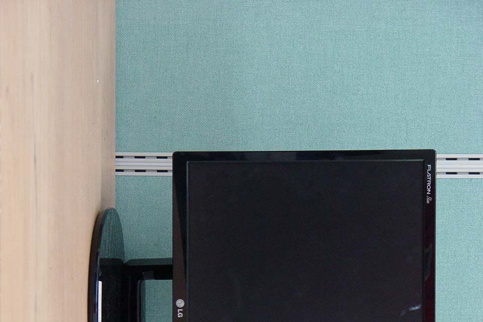 19" LCD MONITOR - FCC ID BEJL1982UQ - LG Electronics USA, Inc. (4)