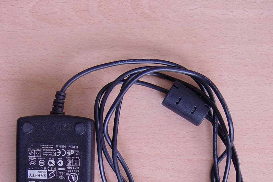 19" LCD MONITOR - FCC ID BEJL1982UQ - LG Electronics USA, Inc. (5)