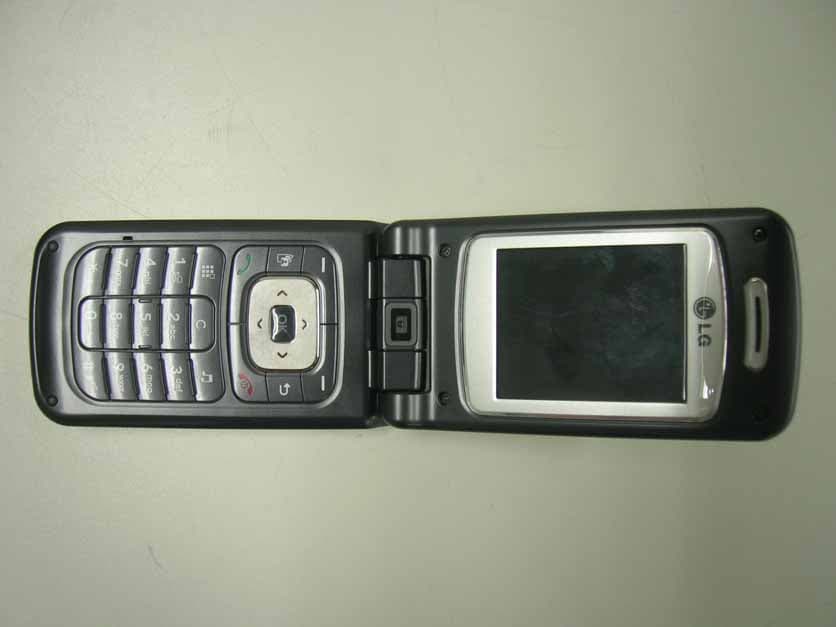 GSM Phone with Bluetooth - FCC ID BEJL600V - LG Electronics USA, Inc. (1)