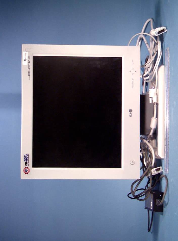 18.1-inch Color LCD Monitor - FCC ID BEJLB885D - LG Electronics USA, Inc. (3)