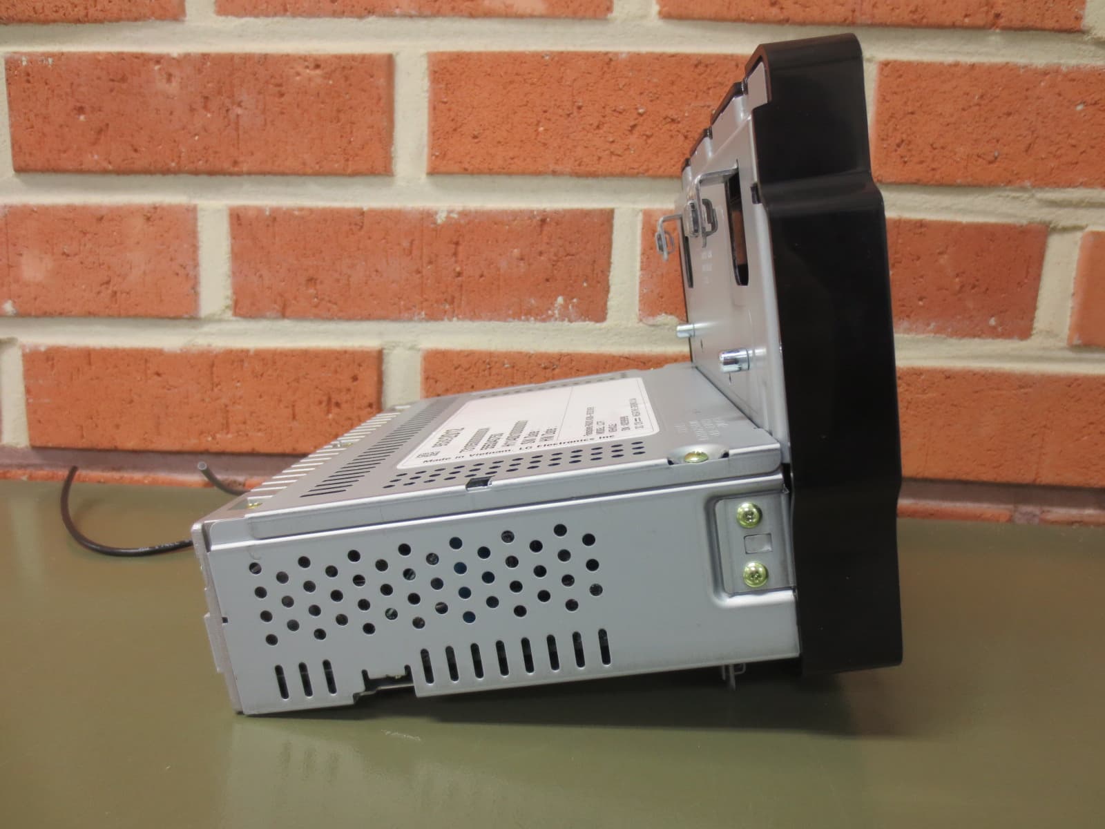 Faceplate RADIO ASM-RECEIVER - FCC ID BEJLC7F - LG Electronics USA, Inc. (3)