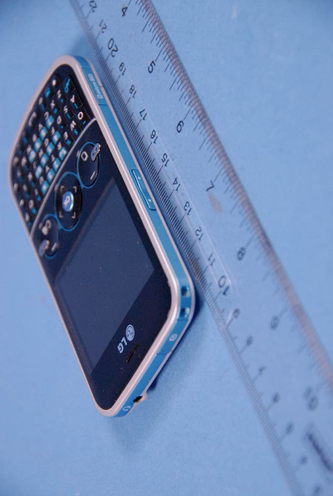 Cellular/PCS GSM/EDGE Phone with Bluetooth - FCC ID BEJLG900G - LG Electronics USA, Inc. (2)
