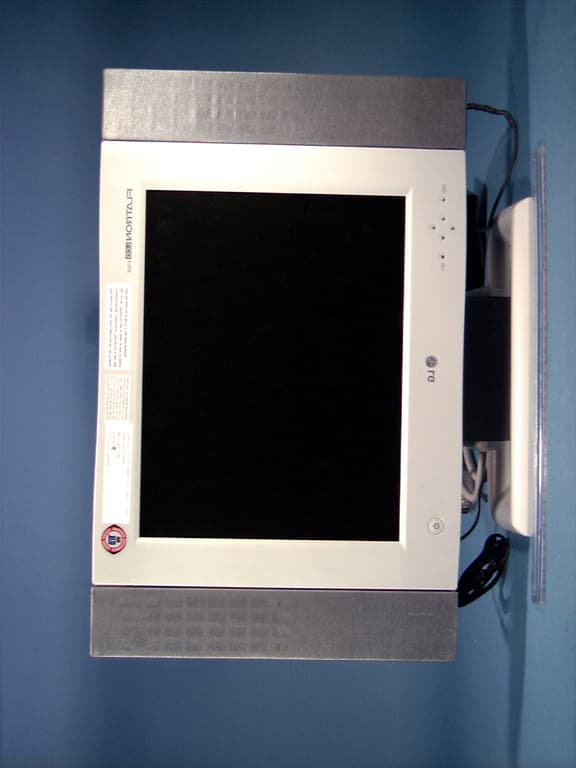 15 inch LCD Color Monitor - FCC ID BEJLM575B - LG Electronics USA, Inc. (4)