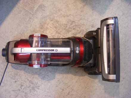 Vacuum Cleaner - FCC ID BEJLUV300 - LG Electronics USA, Inc. (1)