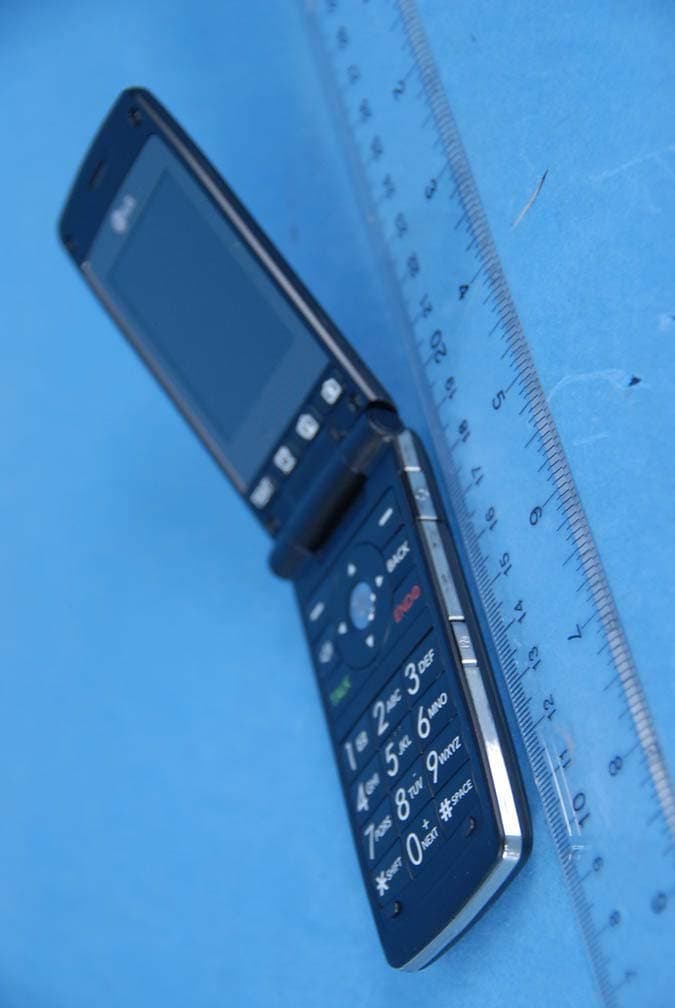 Cellular/PCS CDMA Phone with Bluetooth - FCC ID BEJLX280 - LG Electronics USA, Inc. (2)