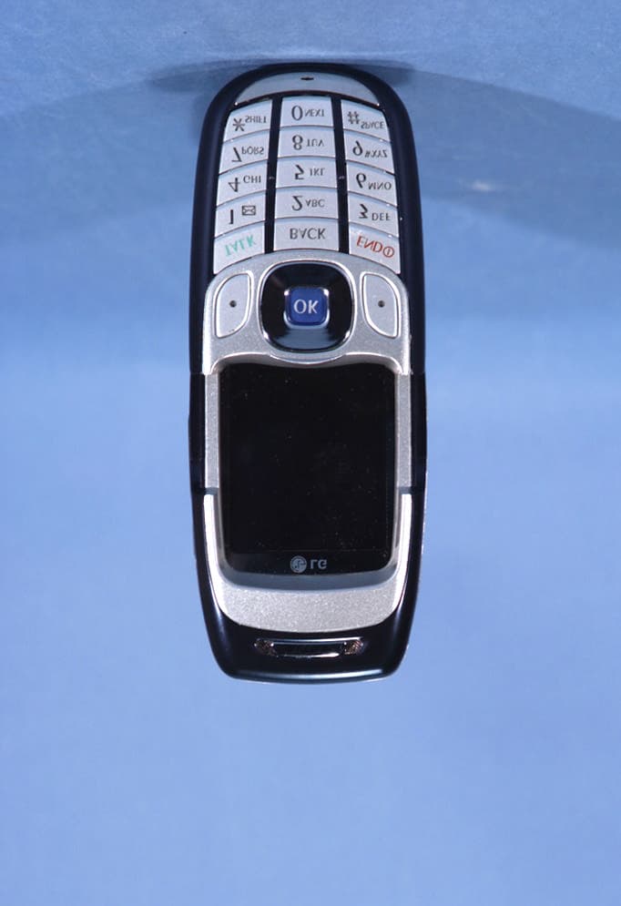 Tri-Mode Dual-Band Cellular PCS Phone w/ Bluetooth - FCC ID BEJLX325 - LG Electronics USA, Inc. (5)