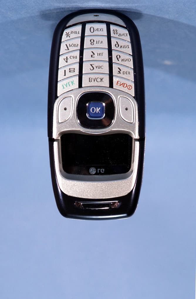 Tri-Mode Dual-Band Cellular PCS Phone w/ Bluetooth - FCC ID BEJLX325 - LG Electronics USA, Inc. (1)