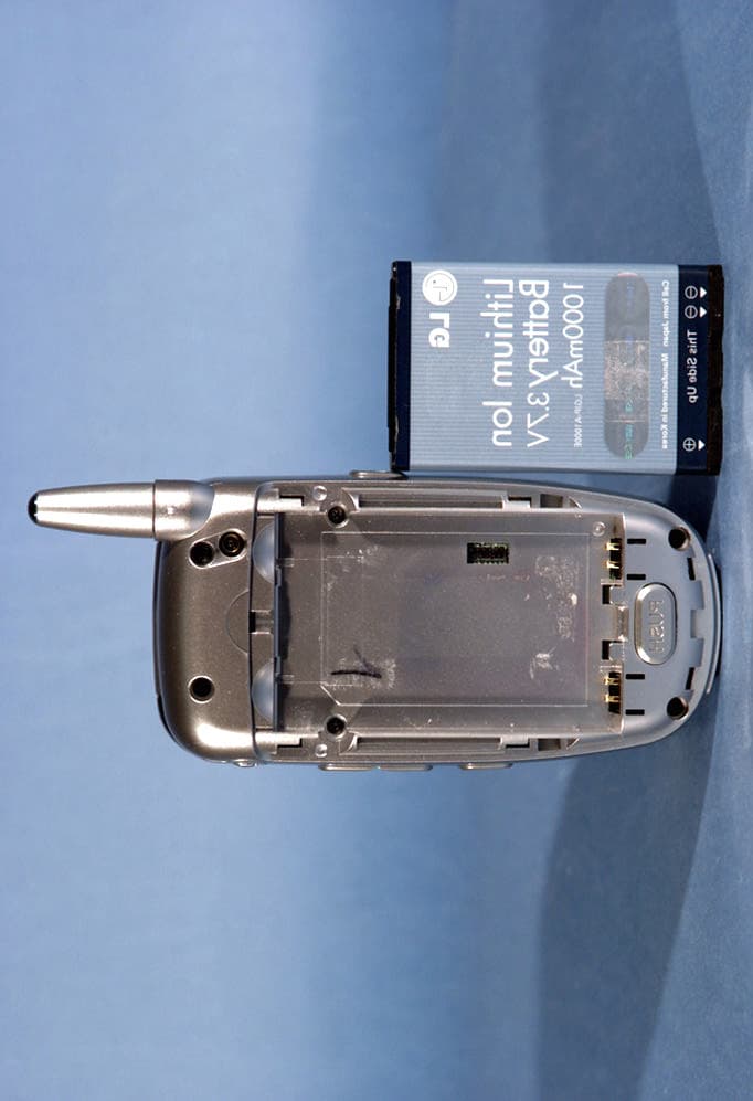 Tri-Mode Dual-Band Phone (AMPS/CDMA) w/ Bluetooth - FCC ID BEJLX350 - LG Electronics USA, Inc. (2)