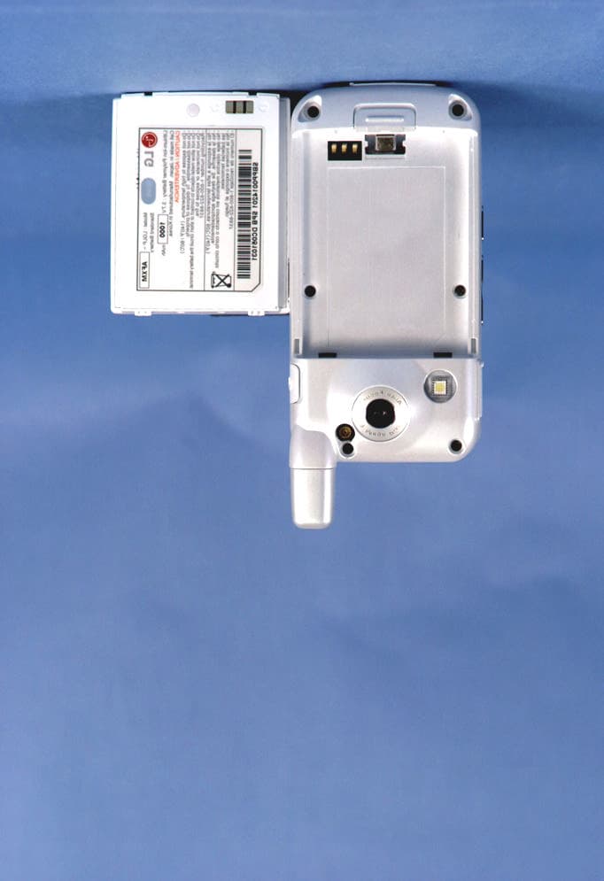 Dual-Band CDMA Phone with Bluetooth Transmitter - FCC ID BEJLX550 - LG Electronics USA, Inc. (3)