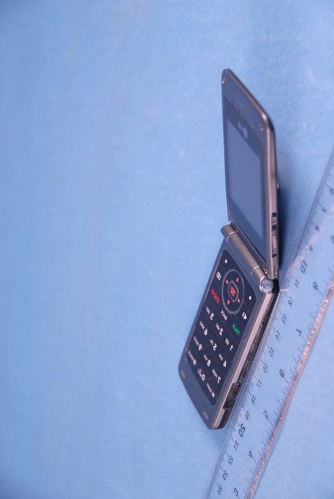Cellular/PCS CDMA Phone with Bluetooth and FM TX - FCC ID BEJLX570 - LG Electronics USA, Inc. (2)