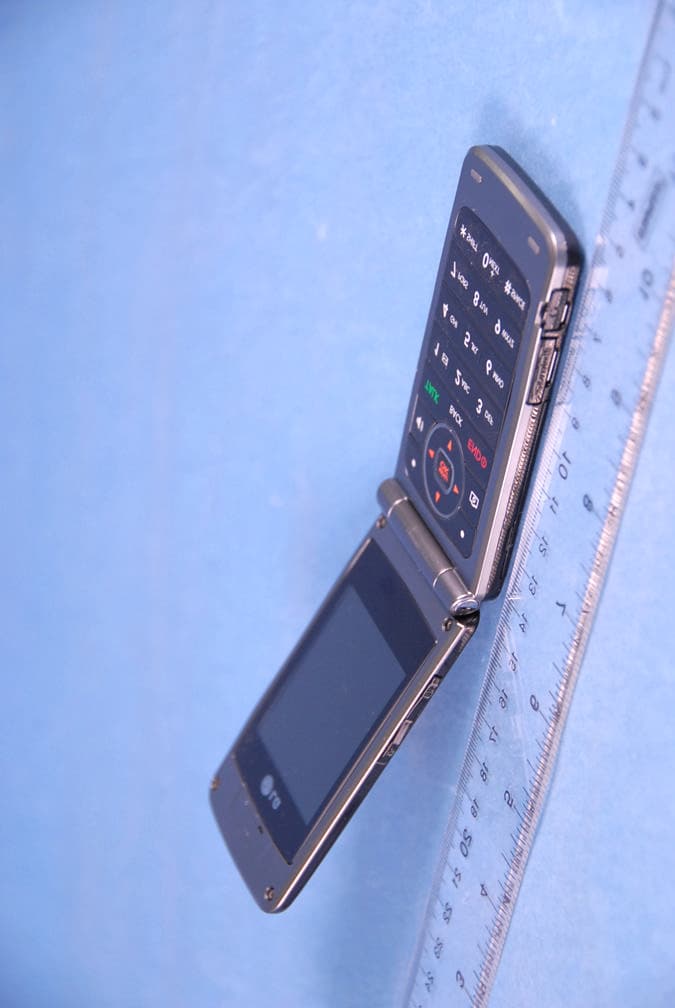 Cellular/PCS CDMA Phone with Bluetooth and FM TX - FCC ID BEJLX570 - LG Electronics USA, Inc. (1)