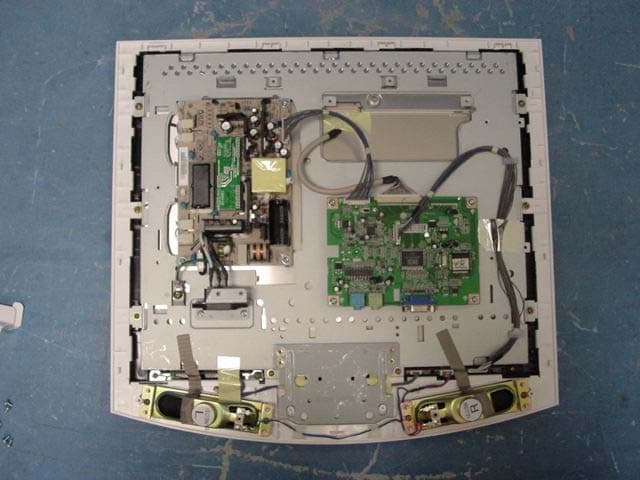 17� LCD Monitor - FCC ID BEJM1710SB - LG Electronics USA, Inc. (4)