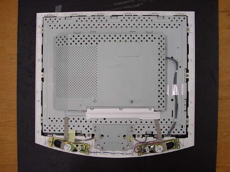 19� LCD Monitor - FCC ID BEJM1910SB - LG Electronics USA, Inc. (3)