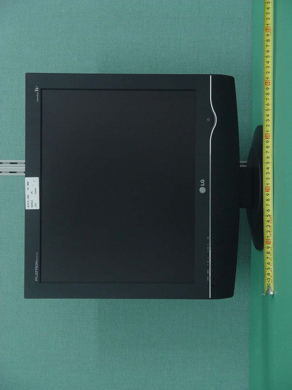 19" LCD MONITOR - FCC ID BEJM1917AD - LG Electronics USA, Inc. (2)