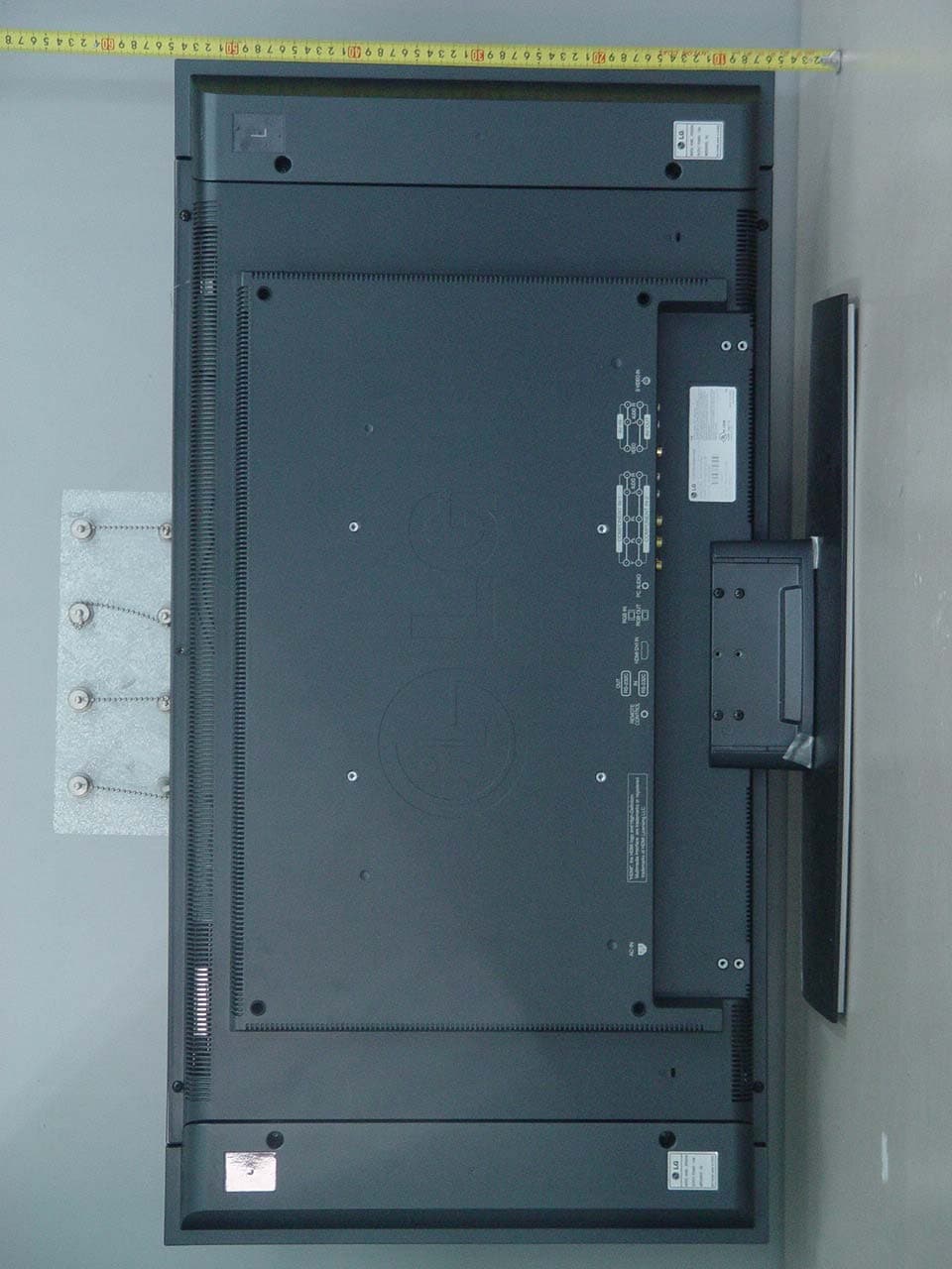 32" LCD Monitor - FCC ID BEJM3201CE - LG Electronics USA, Inc. (2)