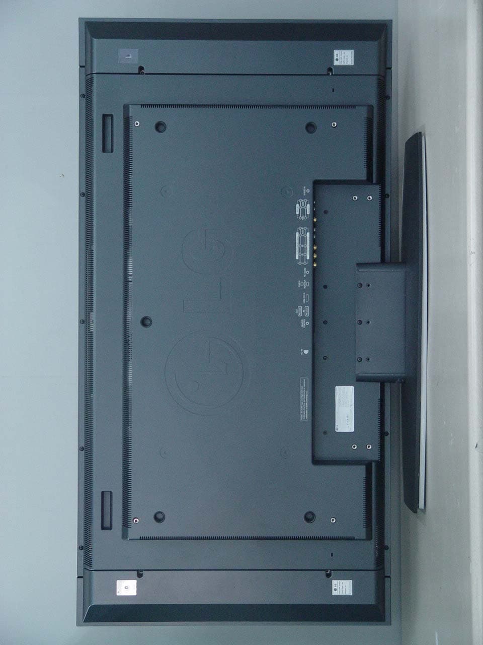 42" LCD Monitor - FCC ID BEJM4201CE - LG Electronics USA, Inc. (3)