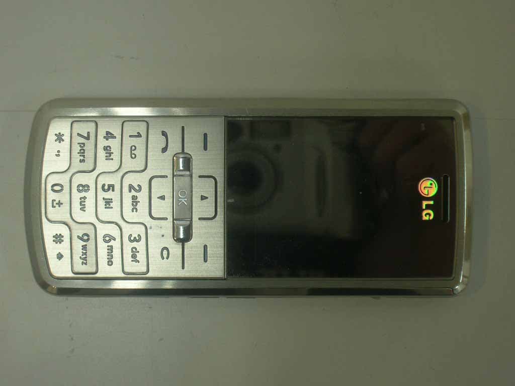 Cellular/PCS GSM/EDGE Phone with Bluetooth - FCC ID BEJME770 - LG Electronics USA, Inc. (1)