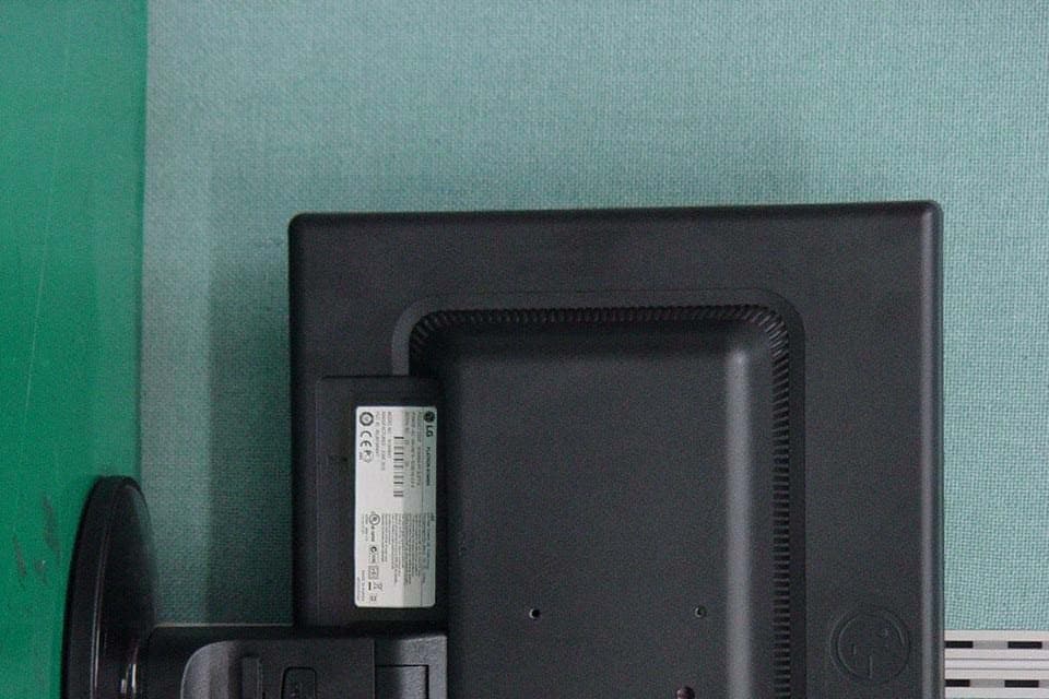 LCD MONITOR - FCC ID BEJN194WAT - LG Electronics USA, Inc. (3)