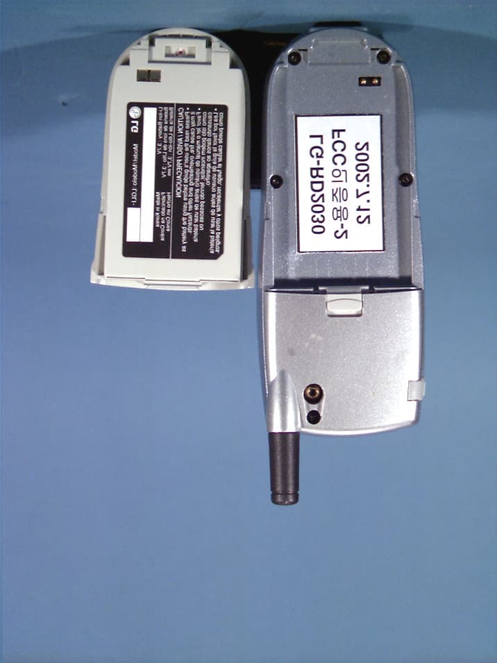 Dual-Mode Cellular Phone (AMPS/CDMA) - FCC ID BEJRD2030 - LG Electronics USA, Inc. (1)