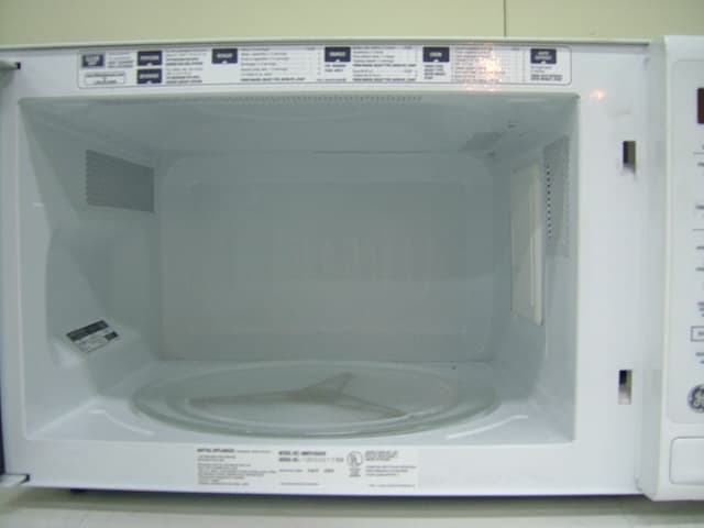 Microwave Oven - FCC ID BEJS147ZHA - LG Electronics USA, Inc.