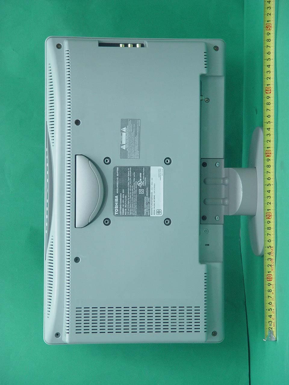17" LCD TV MONITOR - FCC ID BEJT17LC10D - LG Electronics USA, Inc. (2)