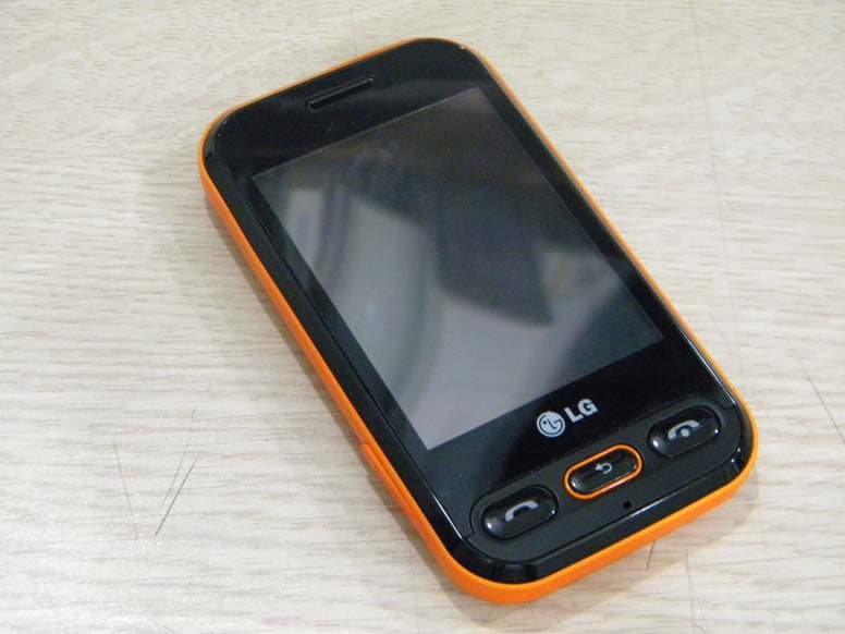 Cellular/PCS GSM/EDGE Phone with Bluetooth - FCC ID BEJT320 - LG Electronics USA, Inc.
