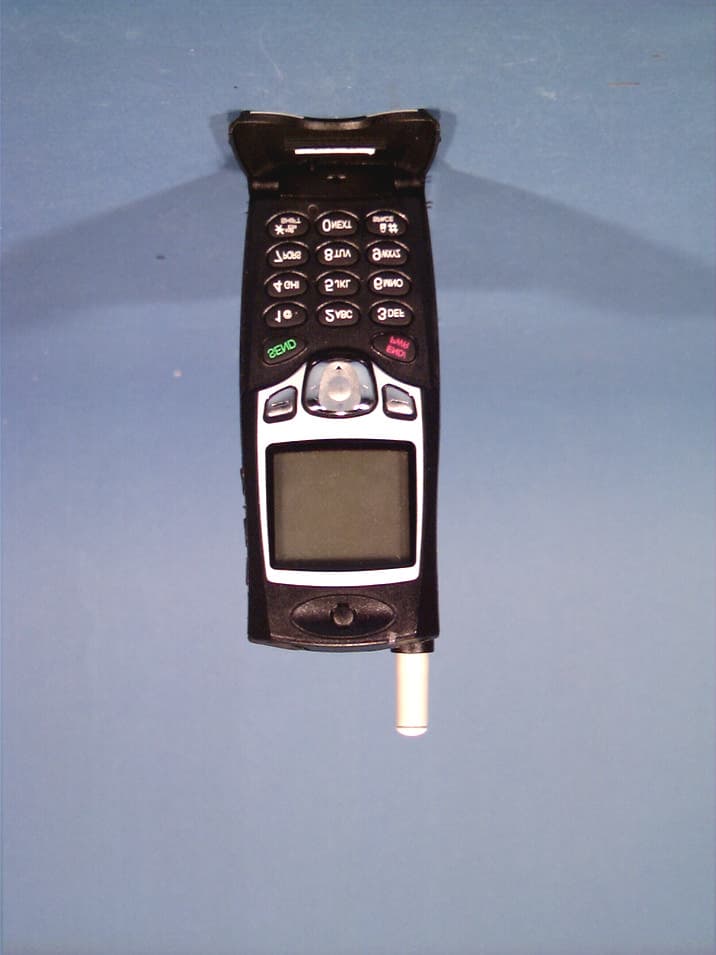 Tri-Mode Dual-Band Analog/PCS Phone (AMPS/CDMA) - FCC ID BEJTM220 - LG Electronics USA, Inc. (3)