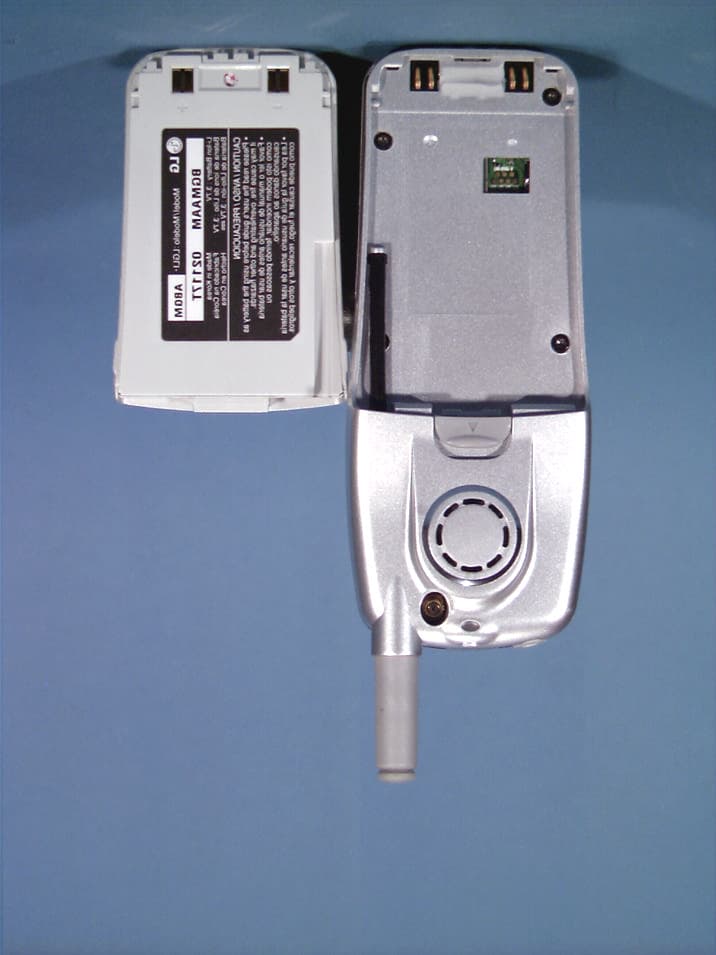 Tri-Mode Dual-Band Analog/PCS Phone (AMPS/CDMA) - FCC ID BEJTM240 - LG Electronics USA, Inc.