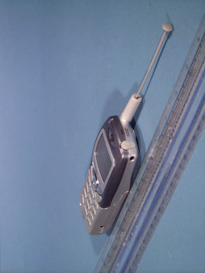 Tri-Mode Dual-Band Analog/PCS Phone (AMPS/CDMA) - FCC ID BEJTM240 - LG Electronics USA, Inc. (2)