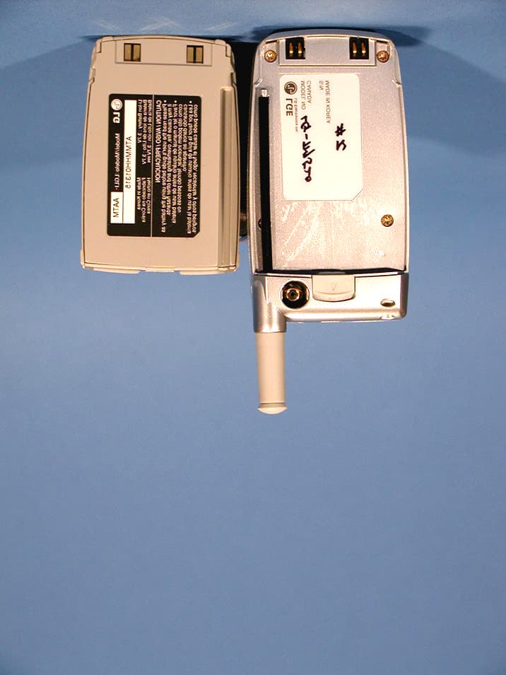 Tri-Mode Dual-Band Analog/PCS Phone - FCC ID BEJTM520 - LG Electronics USA, Inc. (3)