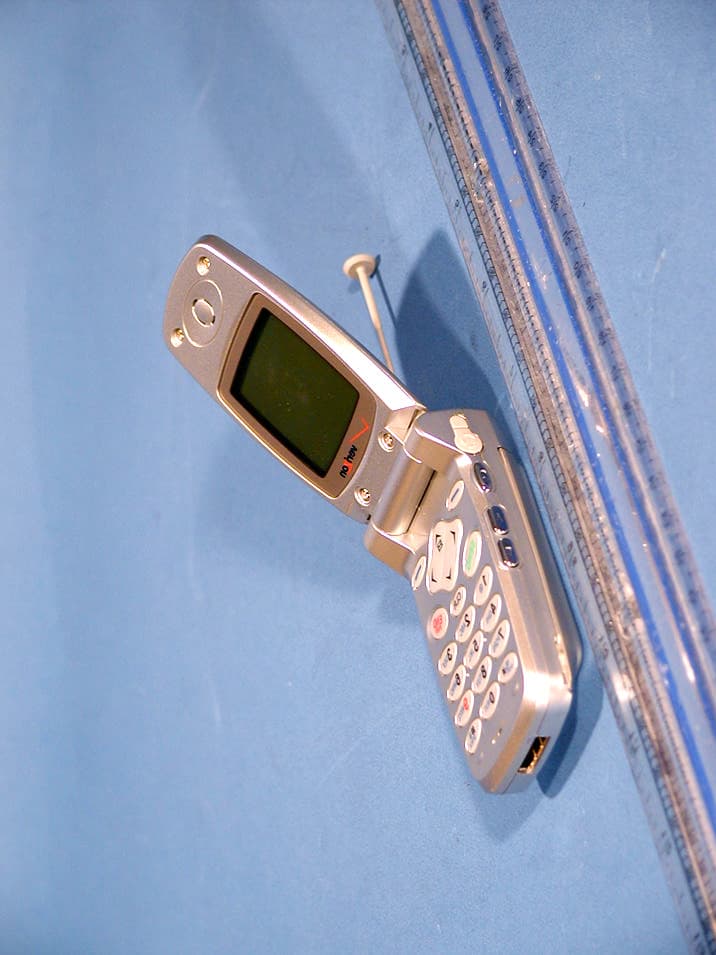 Tri-Mode Dual-Band Analog/PCS Phone - FCC ID BEJTM520 - LG Electronics USA, Inc.