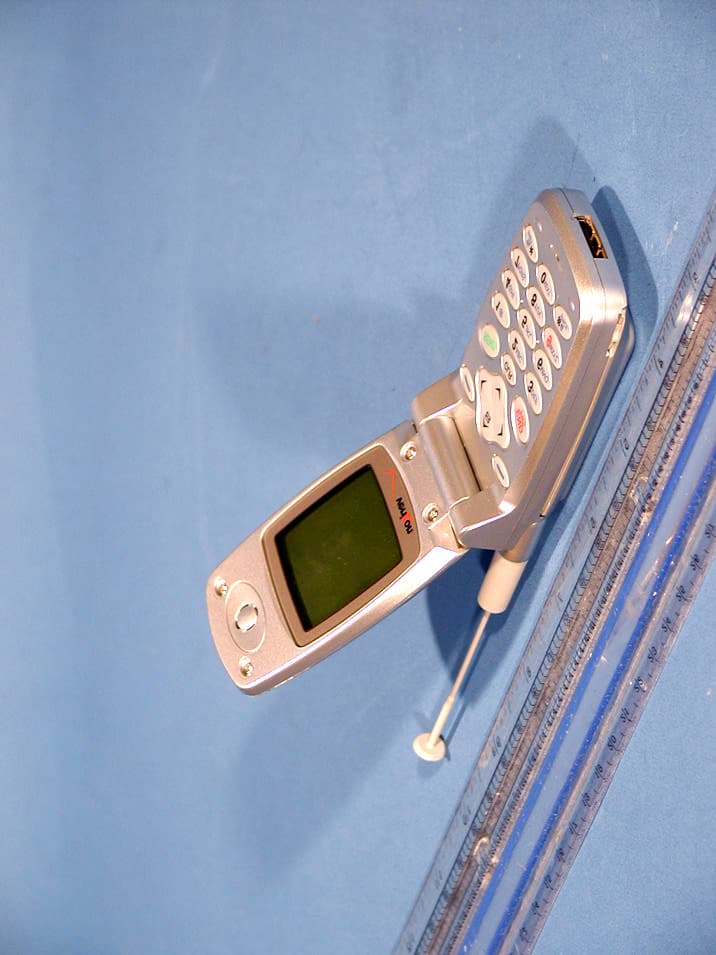 Tri-Mode Dual-Band Analog/PCS Phone - FCC ID BEJTM520 - LG Electronics USA, Inc. (2)