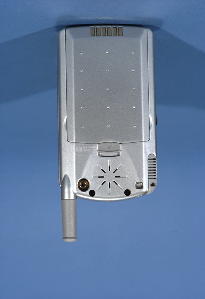 Tri-Mode Dual-Band Analog/PCS Phone - FCC ID BEJTM910B - LG Electronics USA, Inc. (4)