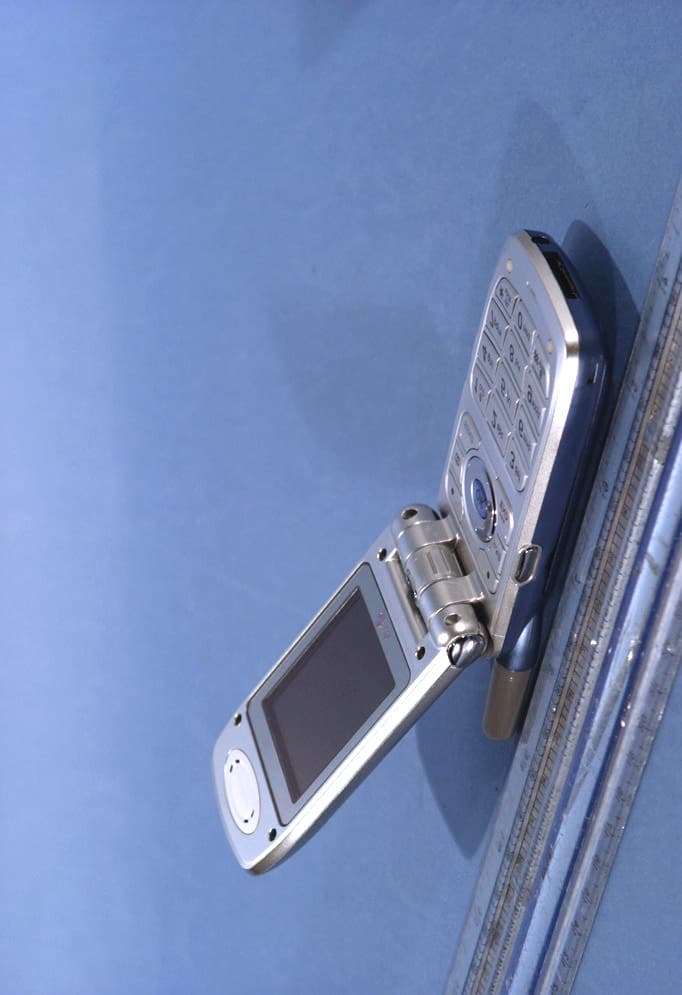 Dual-Band CDMA Phone (PCS) - FCC ID BEJVX7000 - LG Electronics USA, Inc. (1)