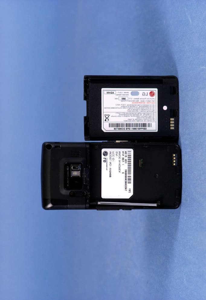 Dual-Band CDMA Phone with Bluetooth - FCC ID BEJVX9400 - LG Electronics USA, Inc. (5)