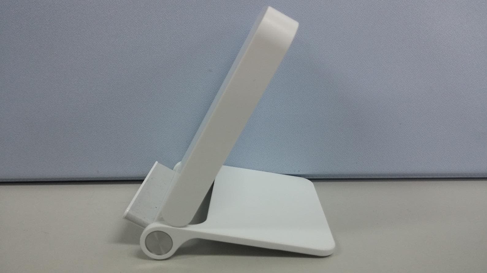 Wireless Charger - FCC ID BEJWCD101 - LG Electronics USA, Inc.