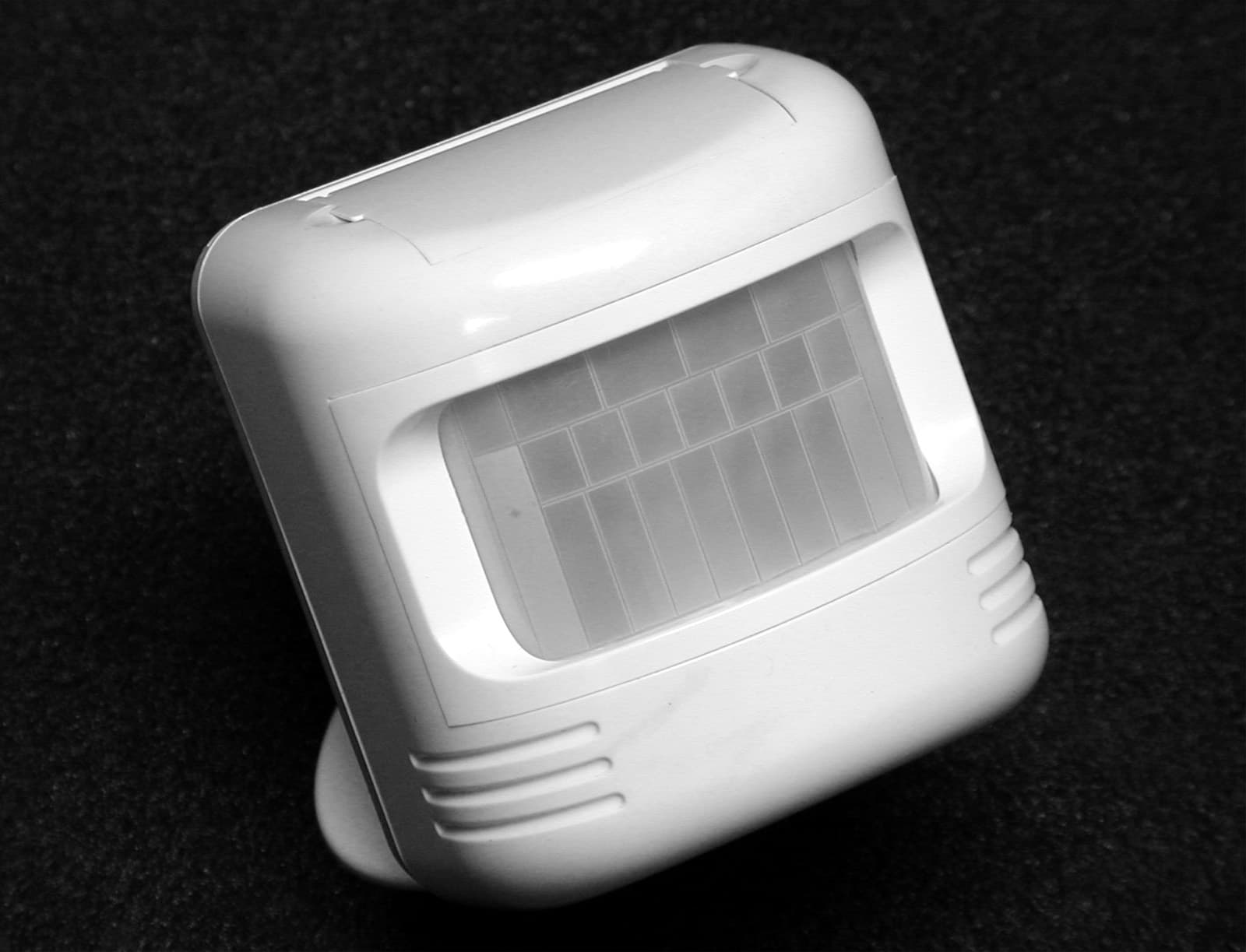 6030 Motion Sensor - FCC ID BJ4-60WRC30TX - HeathCo LLC (2)