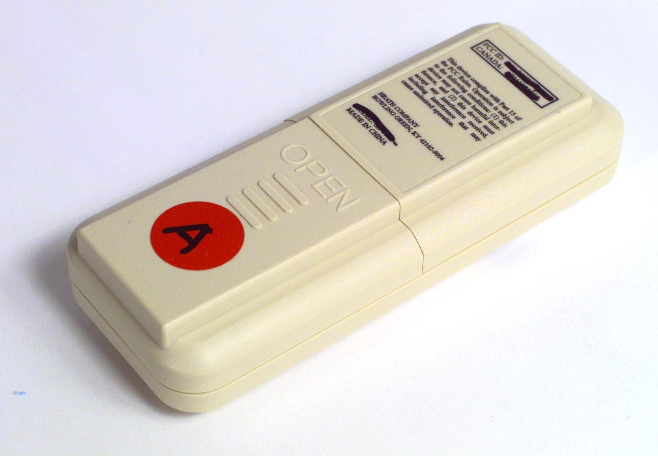 Remote Control TX - FCC ID BJ4-61WRC34ATX - HeathCo LLC (3)