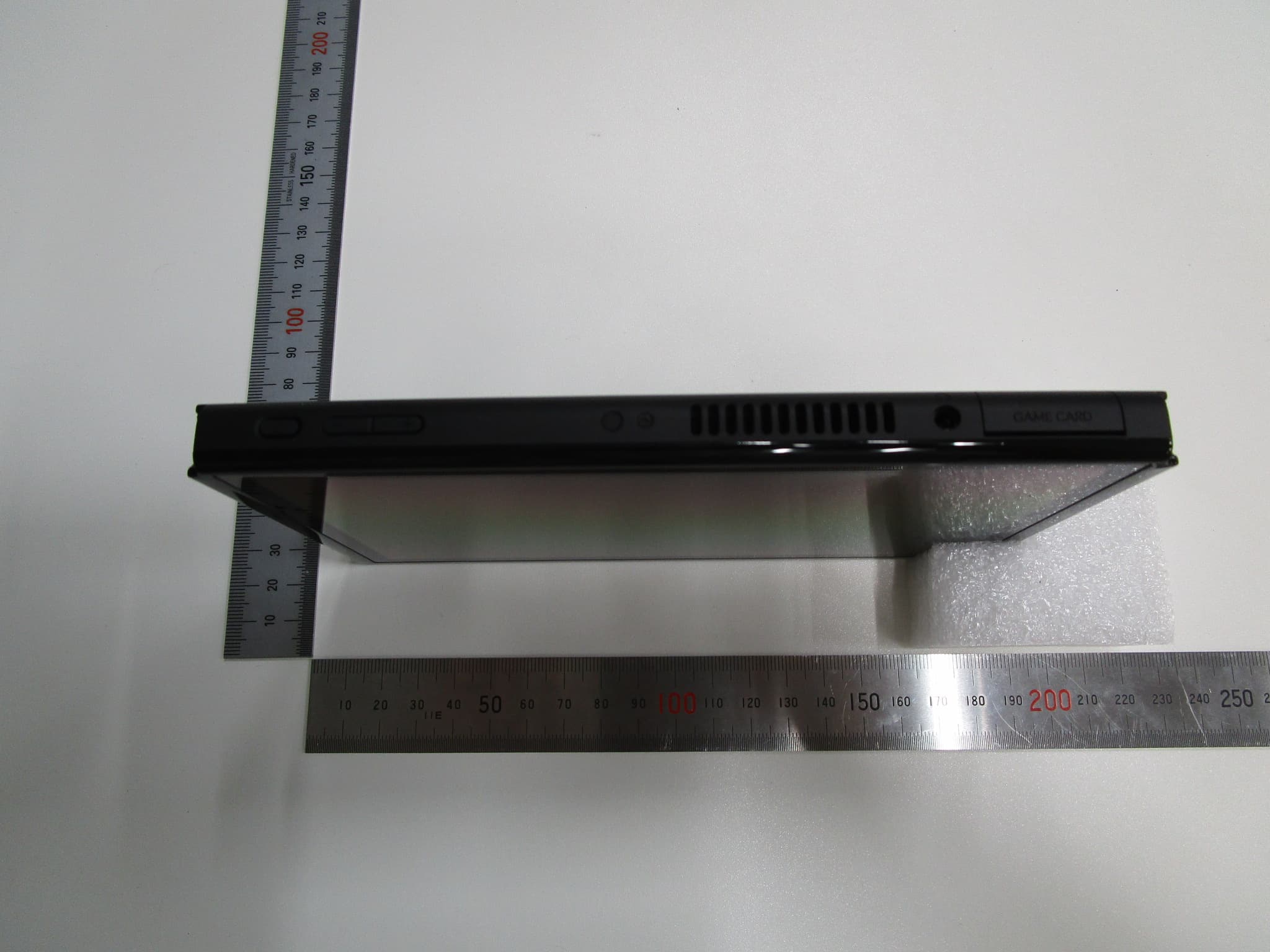 Game Console - FCC ID BKEHEG001 - Nintendo Co Ltd