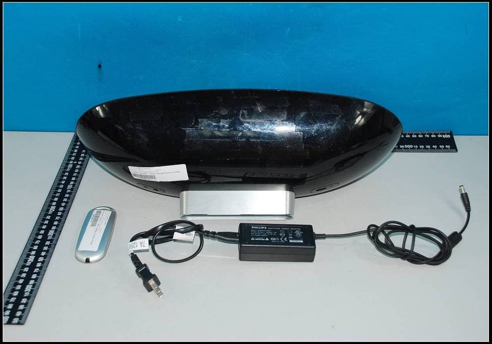 Fidelio SoundCurve Wireless speaker with AirPlay - FCC ID BOU-DS8800W - Philips Consumer Lifestyle (2)
