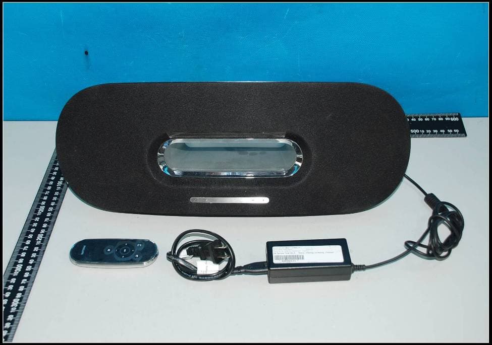 Fidelio SoundCurve Wireless speaker with AirPlay - FCC ID BOU-DS8800W - Philips Consumer Lifestyle