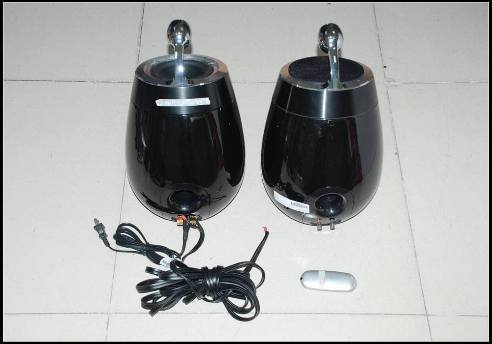 Docking Speaker - FCC ID BOU-DS9800W - Philips Consumer Lifestyle (2)