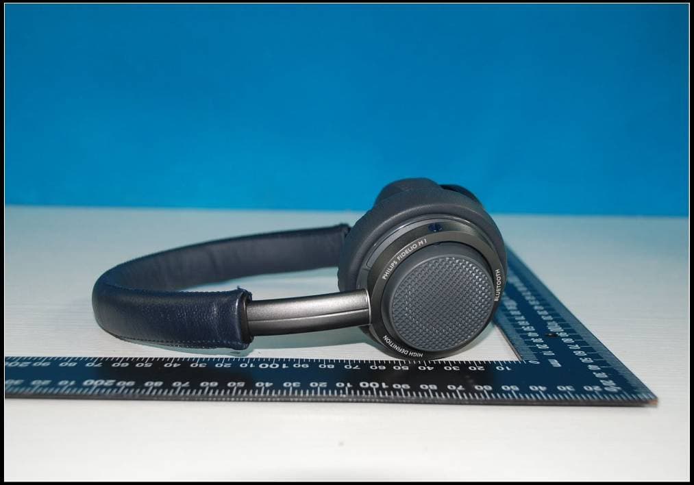 Bluetooth headphone - FCC ID BOUM1BT - Philips Consumer Lifestyle (4)